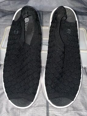 Bzees Black Knit Slip-On Sandals